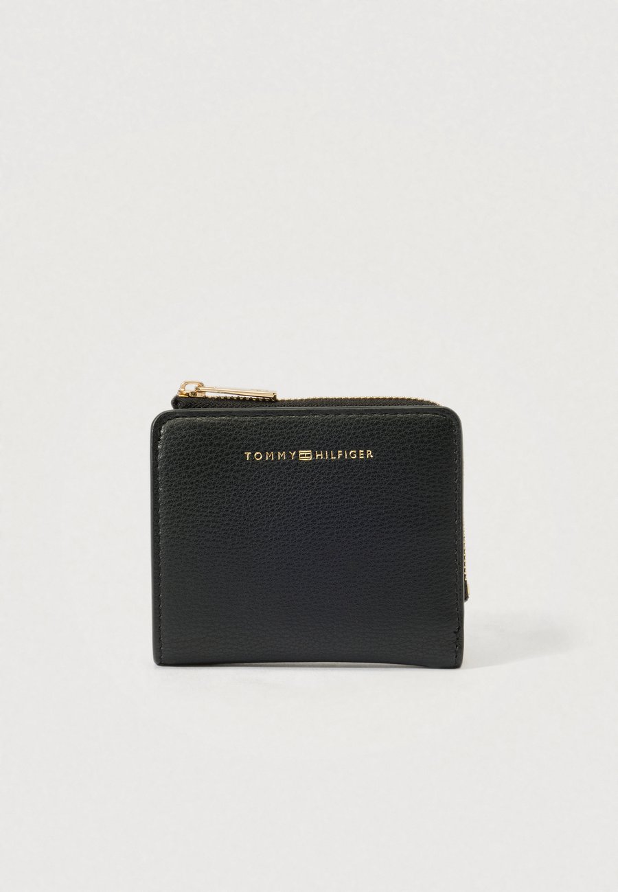 Кошелек Tommy Hilfiger FLAG COMPACT, Black
Кошелек Tommy Hilfiger FLAG COMPACT, Black