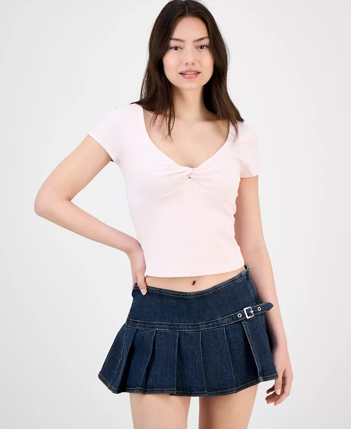 Топ с круглым вырезом и закручивающимся спереди для юниоров Madden Girl, розовый
Топ с круглым вырезом и закручивающимся спереди для юниоров Madden Girl, розовый