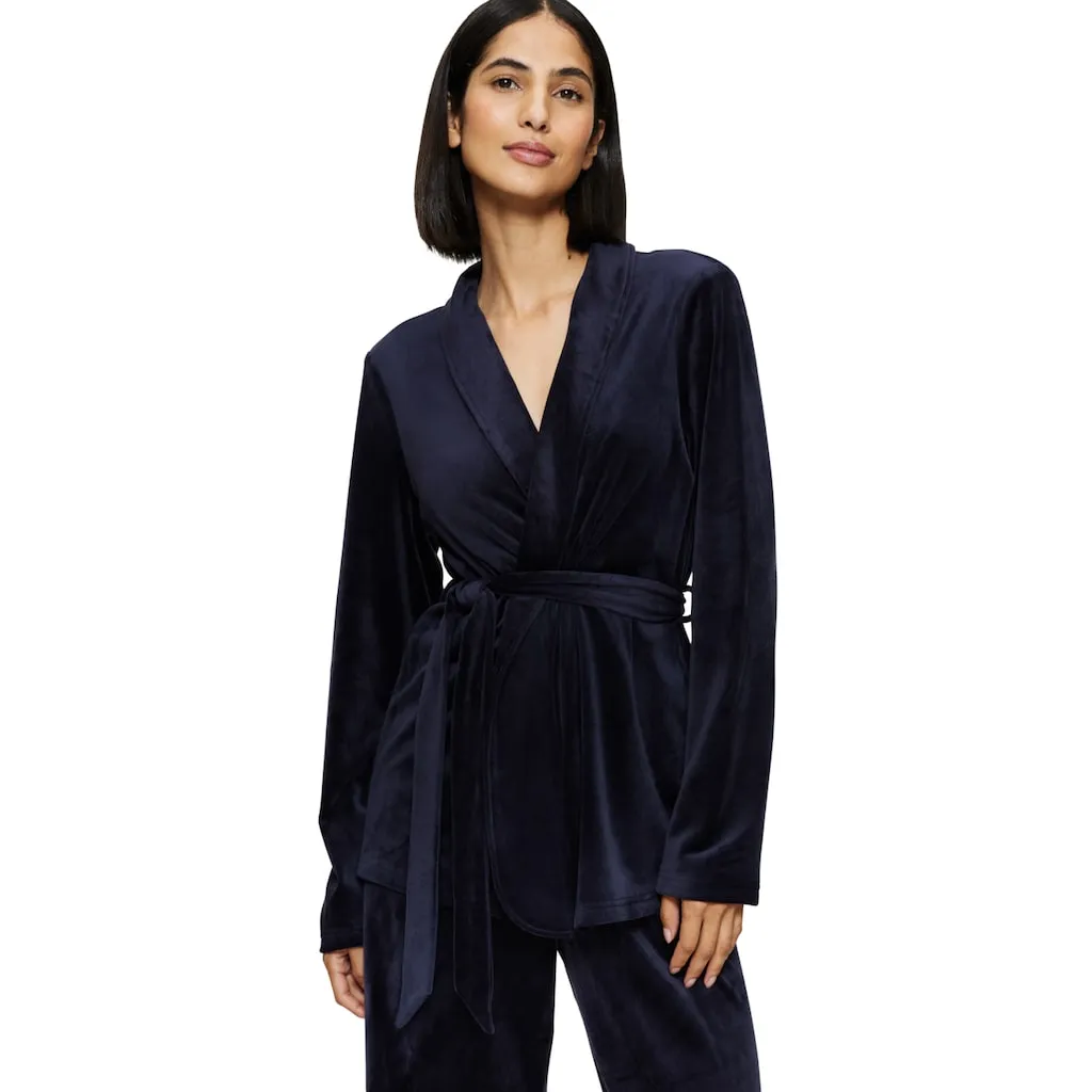 Халат Sensual Velour Robe Top 2 шт., элегантный свободный крой Triumph, темно-синий
Халат Sensual Velour Robe Top 2 шт., элегантный свободный крой Triumph, темно-синий