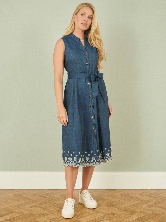 Джинсовое платье с вышитой каймой из ромашек Yumi, синий
Джинсовое платье с вышитой каймой из ромашек Yumi, синий