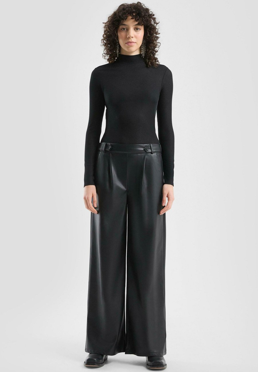 Брюки QS Trousers, Schwarz/Black
Брюки QS Trousers, Schwarz/Black