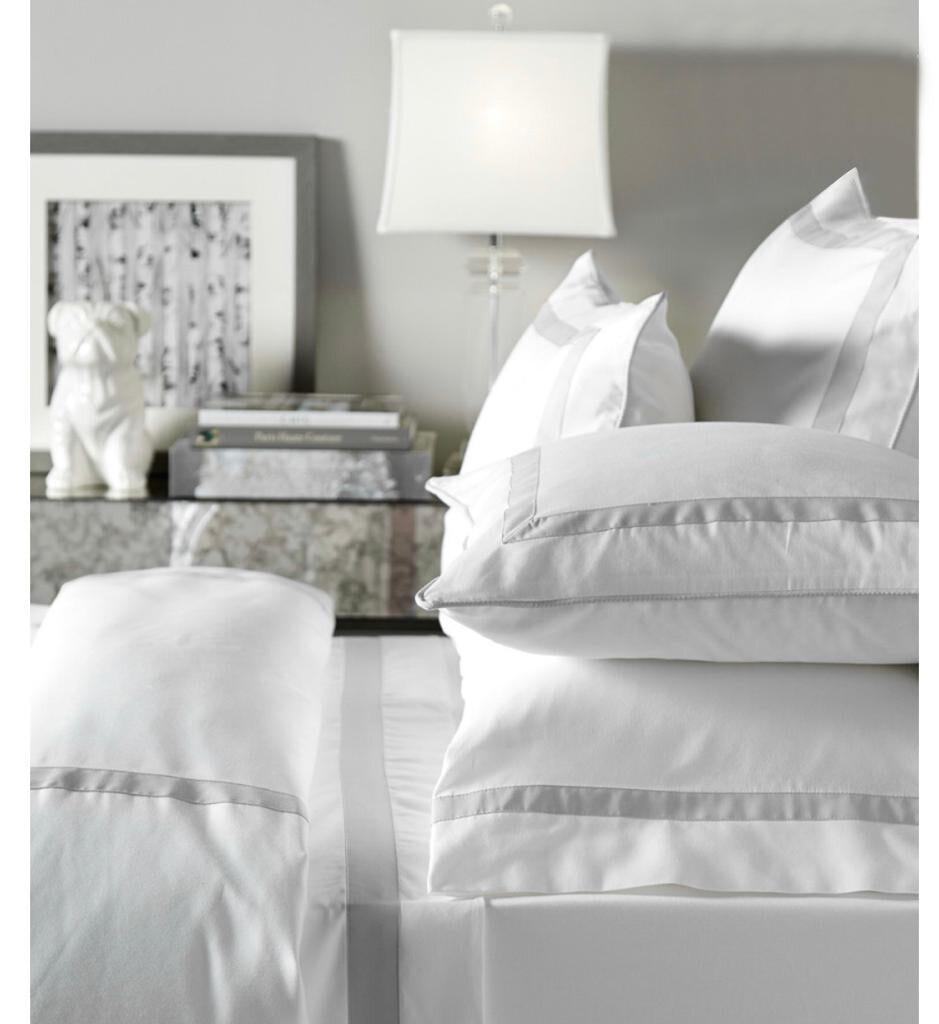 Комплект постельного белья Montague & Capulet 400TC Haute Hotel, цвет Silver Belle
Комплект постельного белья Montague & Capulet 400TC Haute Hotel, цвет Silver Belle