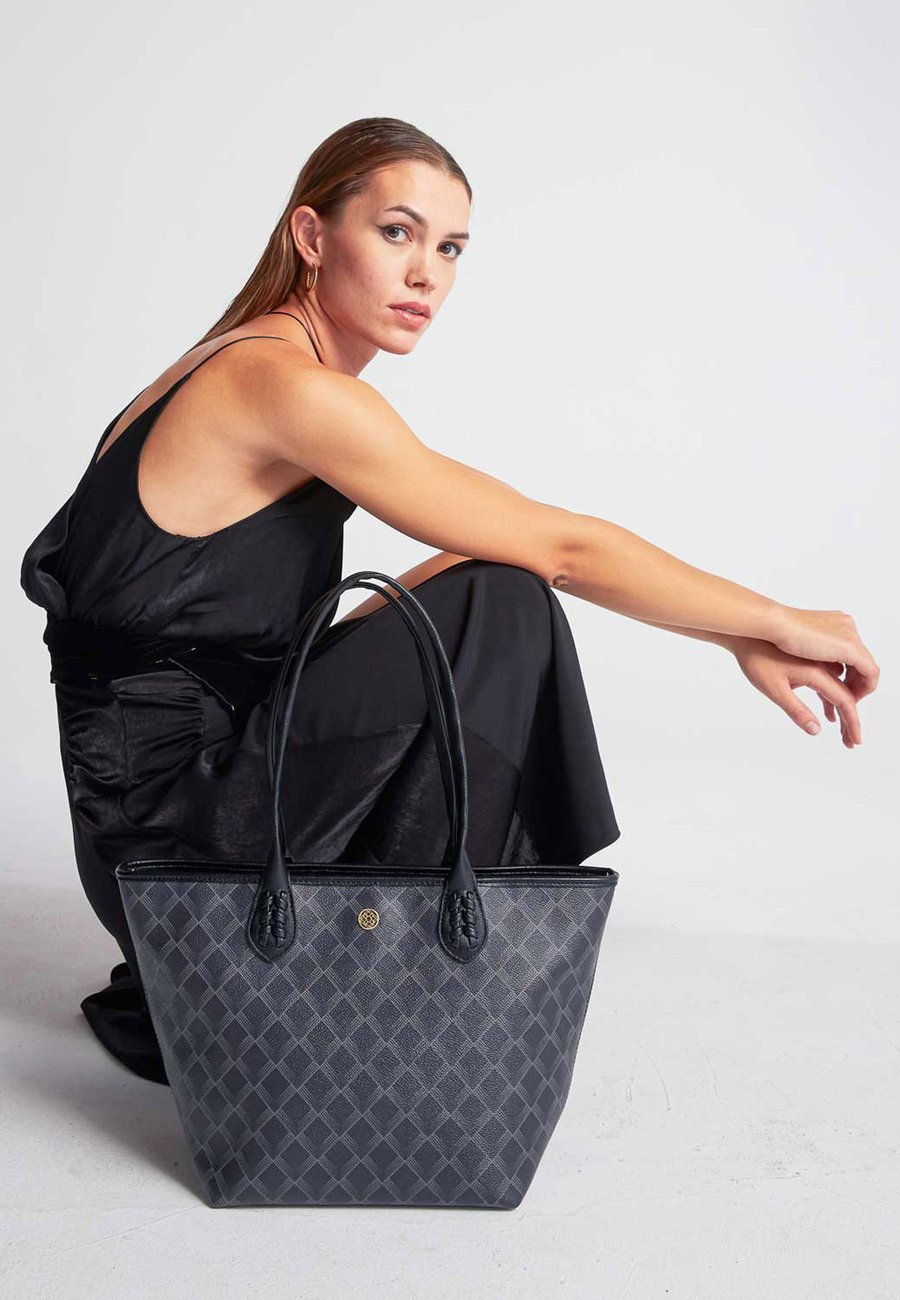 Сумка-шоппер Lonbali KENSINGTON MIDI, Black
Сумка-шоппер Lonbali KENSINGTON MIDI, Black