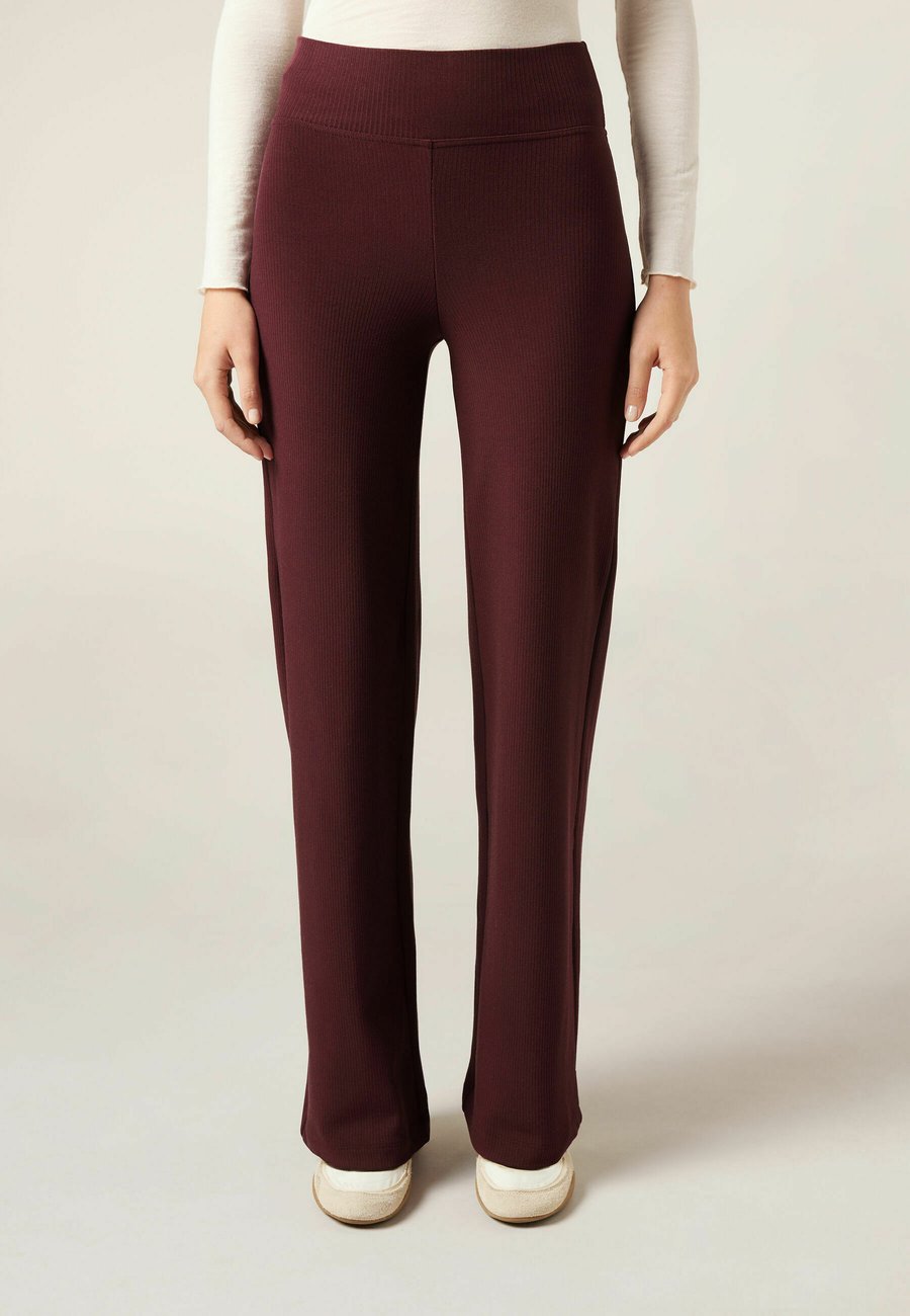 Брюки Calzedonia Trousers, Burgundy/Mauve
Брюки Calzedonia Trousers, Burgundy/Mauve