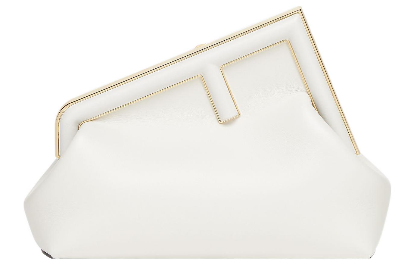 FENDI Женская белая кожаная клатч на одно плечо маленький
FENDI Женская белая кожаная клатч на одно плечо маленький