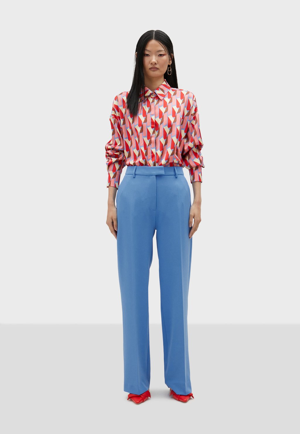 Брюки LOLA CASADEMUNT, светло-голубой
Брюки LOLA CASADEMUNT, светло-голубой