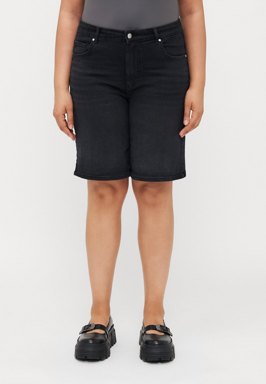 Джинсовые шорты CARWILLY ONLY Carmakoma, цвет Washed Black
Джинсовые шорты CARWILLY ONLY Carmakoma, цвет Washed Black