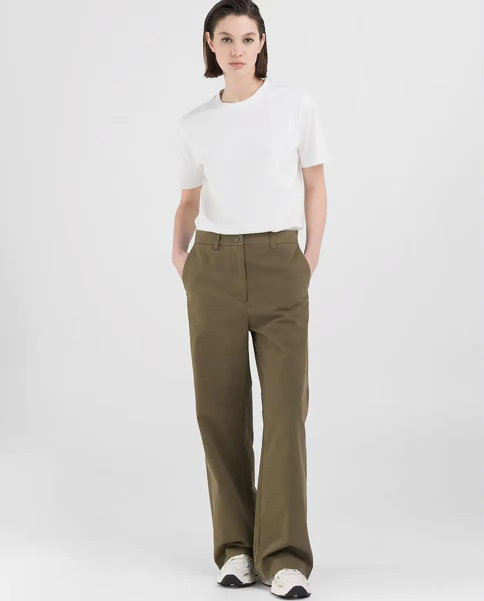 Женские брюки прямого кроя с карманами Replay, цвет Kaki
Женские брюки прямого кроя с карманами Replay, цвет Kaki