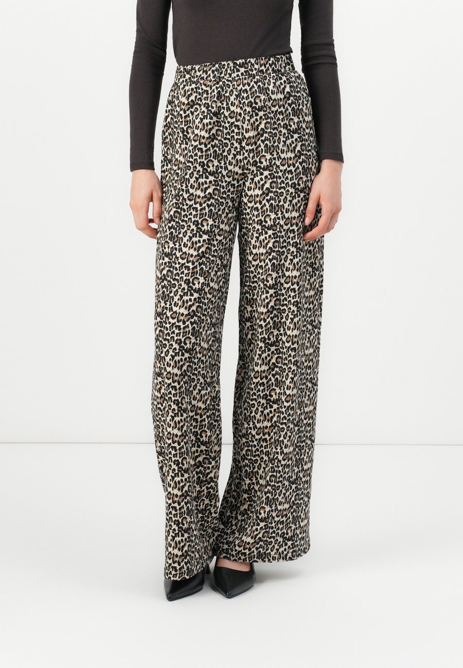 Брюки JDY JDYDEBBIE WIDE PANT, Birch/Off-White
Брюки JDY JDYDEBBIE WIDE PANT, Birch/Off-White