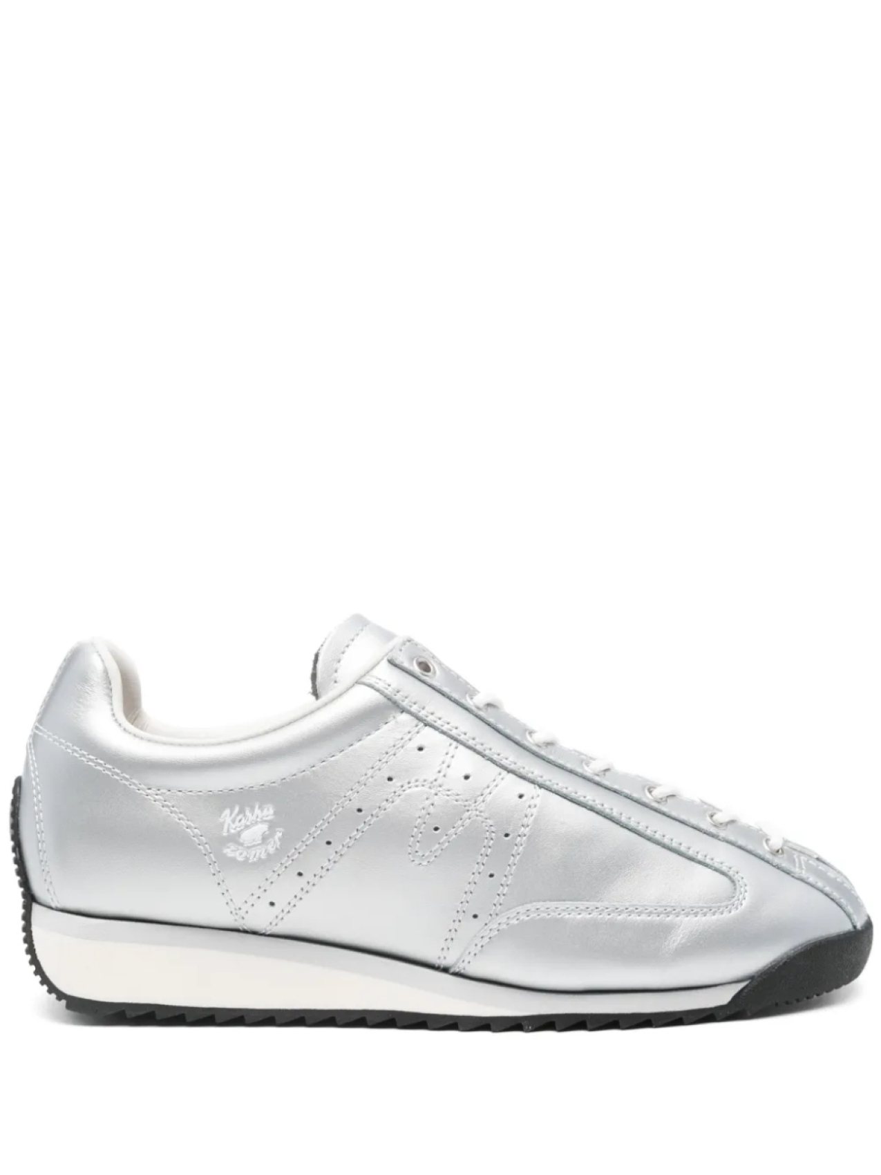 Karhu кроссовки Mestari Kesä из коллаборации с Zomer, серебряный
Karhu кроссовки Mestari Kesä из коллаборации с Zomer, серебряный