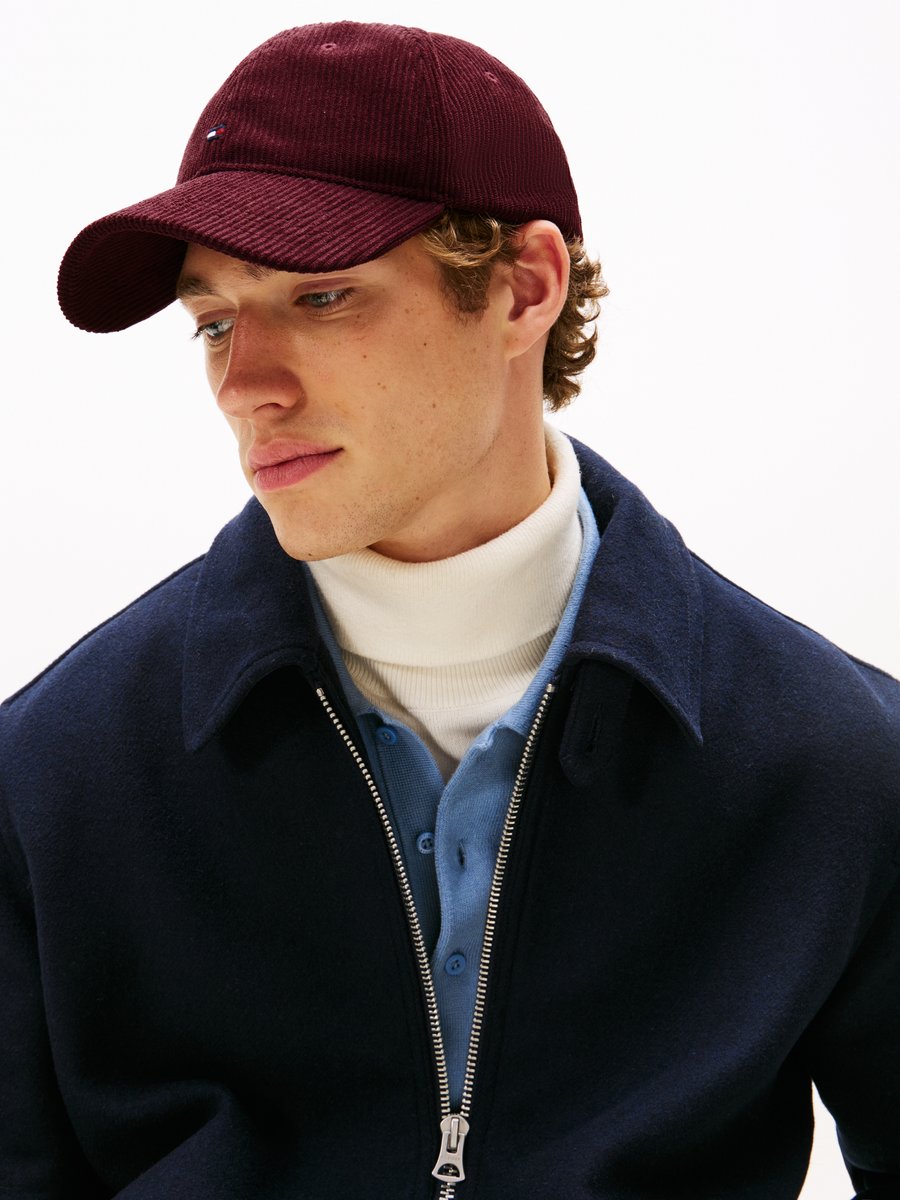 Бейсболка Tommy Hilfiger FLAG 6 PANEL UNISEX, Deep Burgundy/Bordeaux
Бейсболка Tommy Hilfiger FLAG 6 PANEL UNISEX, Deep Burgundy/Bordeaux