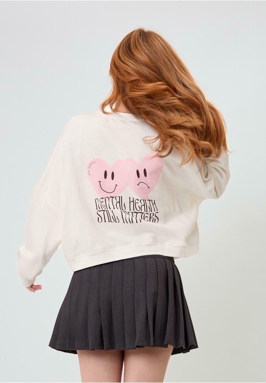 Толстовка OH APRIL Sweatshirt, White
Толстовка OH APRIL Sweatshirt, White