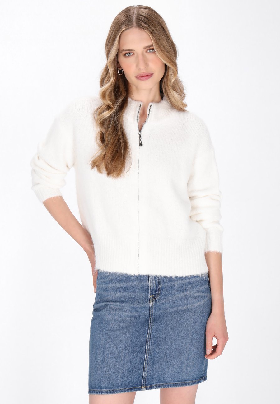 Кардиган DreiMaster Cardigan, Offwhite/Off-White
Кардиган DreiMaster Cardigan, Offwhite/Off-White