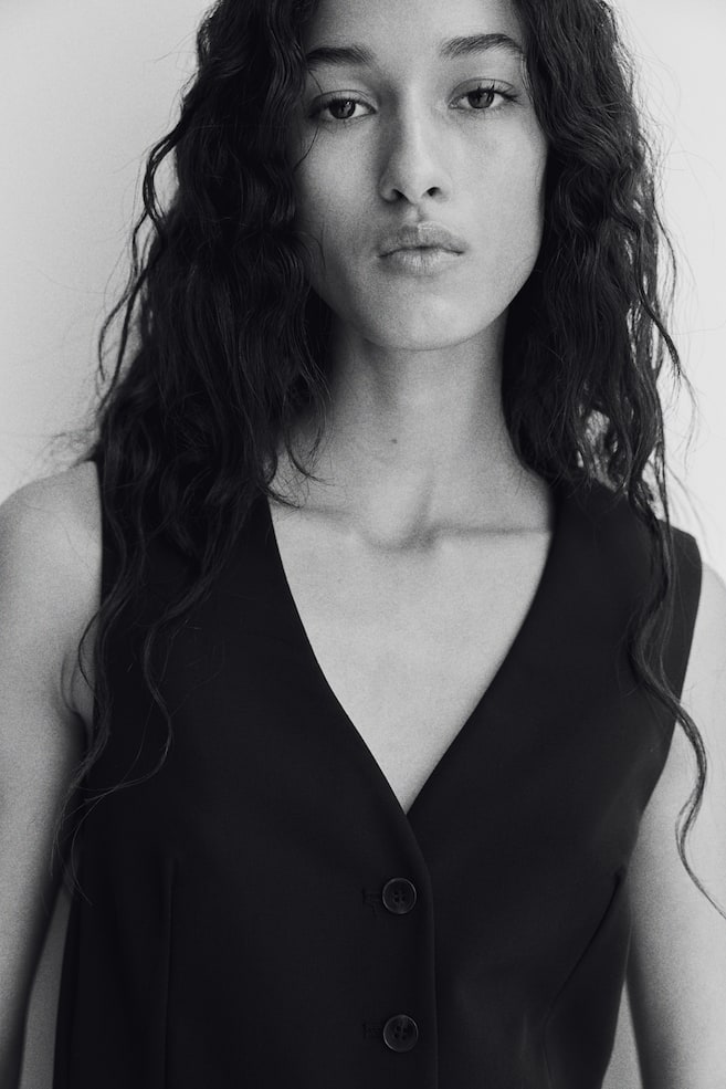 Жилет костюма H&M, черный
Жилет костюма H&M, черный