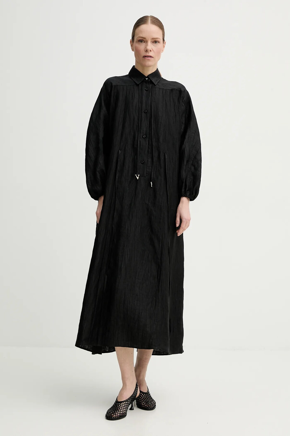 Льняное платье AERON ANN, черный
Льняное платье AERON ANN, черный