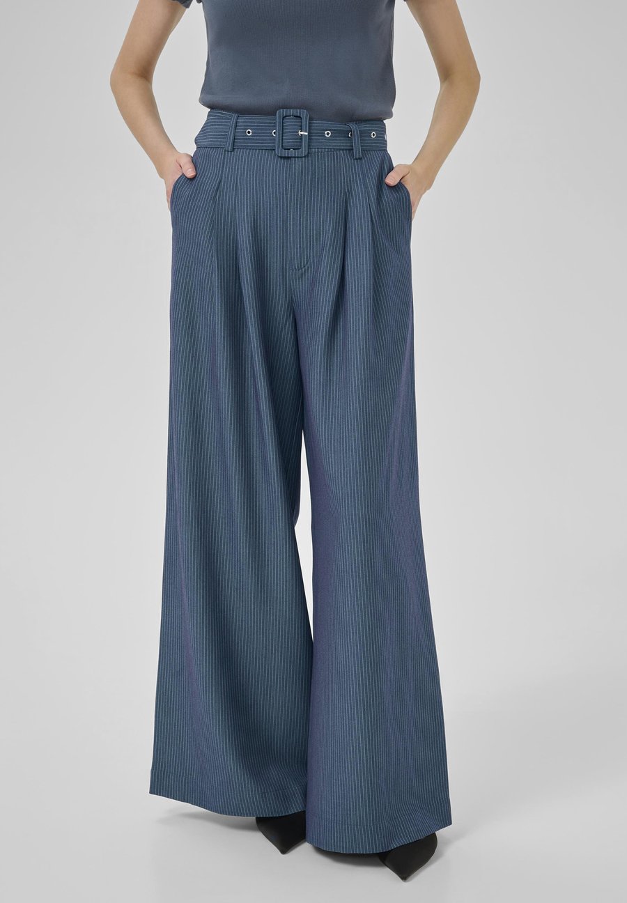 Брюки My Essential Wardrobe VITTAMW WIDE, Dark Slate W Stripe/Blue
Брюки My Essential Wardrobe VITTAMW WIDE, Dark Slate W Stripe/Blue