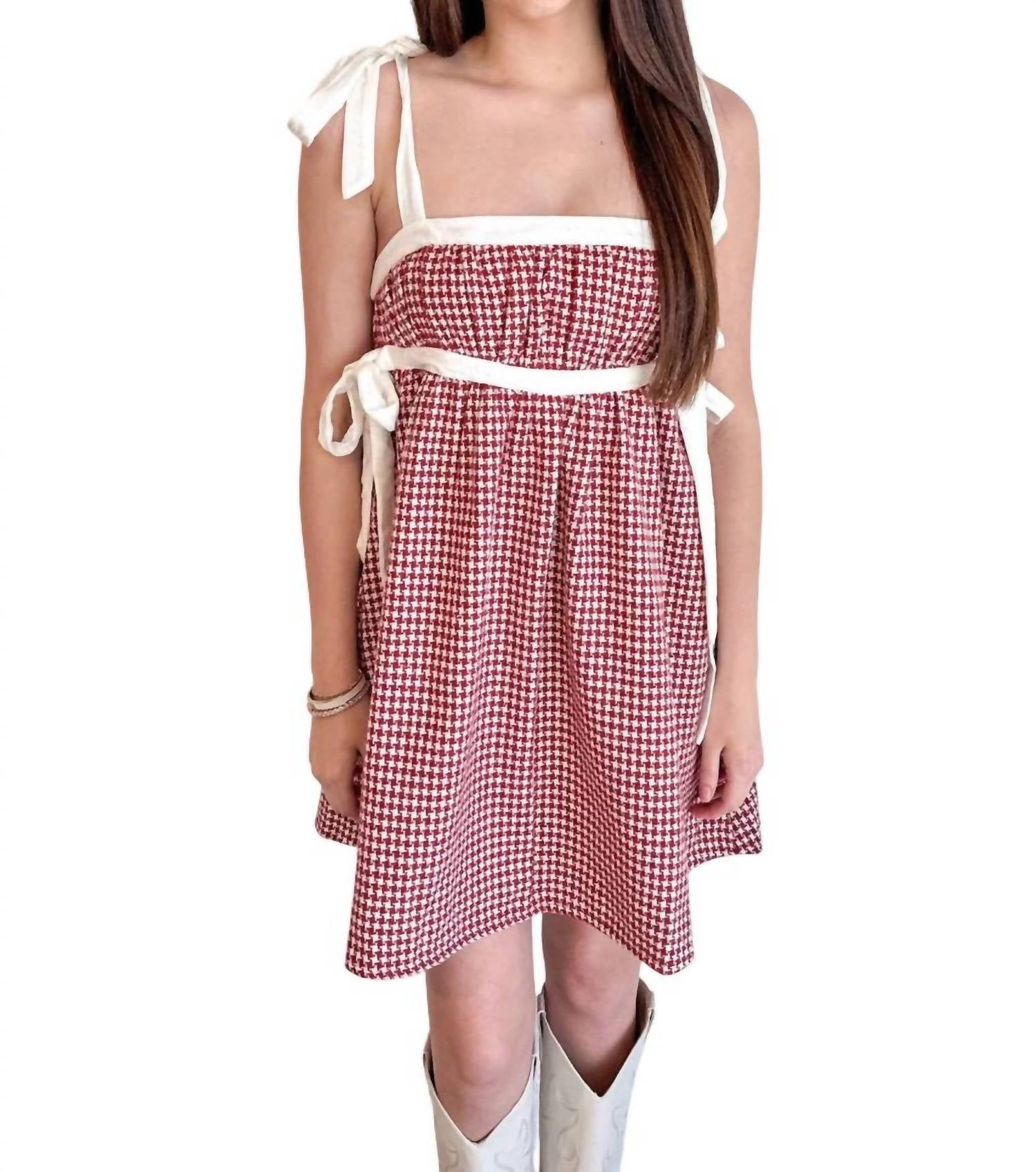 Платье-бэбидолл из твида в бордовом цвете Pretty Garbage
Платье-бэбидолл из твида в бордовом цвете Pretty Garbage