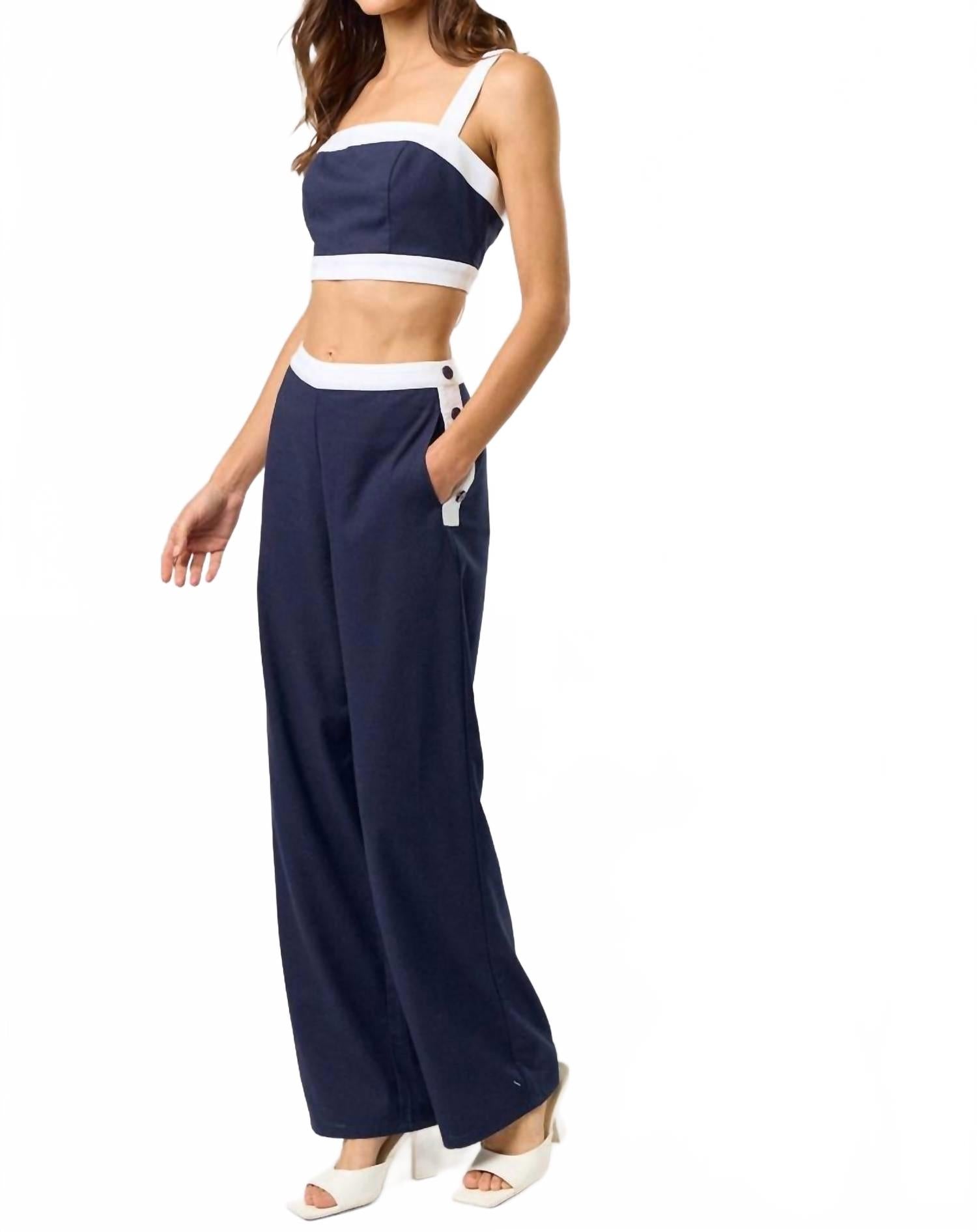 Уходящий в море контрастный льняной комплект в цвете темно-синий/белый Lalavon
Уходящий в море контрастный льняной комплект в цвете темно-синий/белый Lalavon