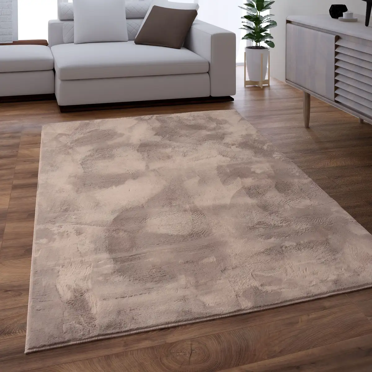 Меховой ковер Paco Home "Faux Fur Soft 380", прямоугольный, приятный ковер с длинным ворсом, особенно мягкий, однотонный 160х230 см, серо-коричневый
Меховой ковер Paco Home "Faux Fur Soft 380", прямоугольный, приятный ковер с длинным ворсом, особенно мягкий, однотонный 160х230 см, серо-коричневый