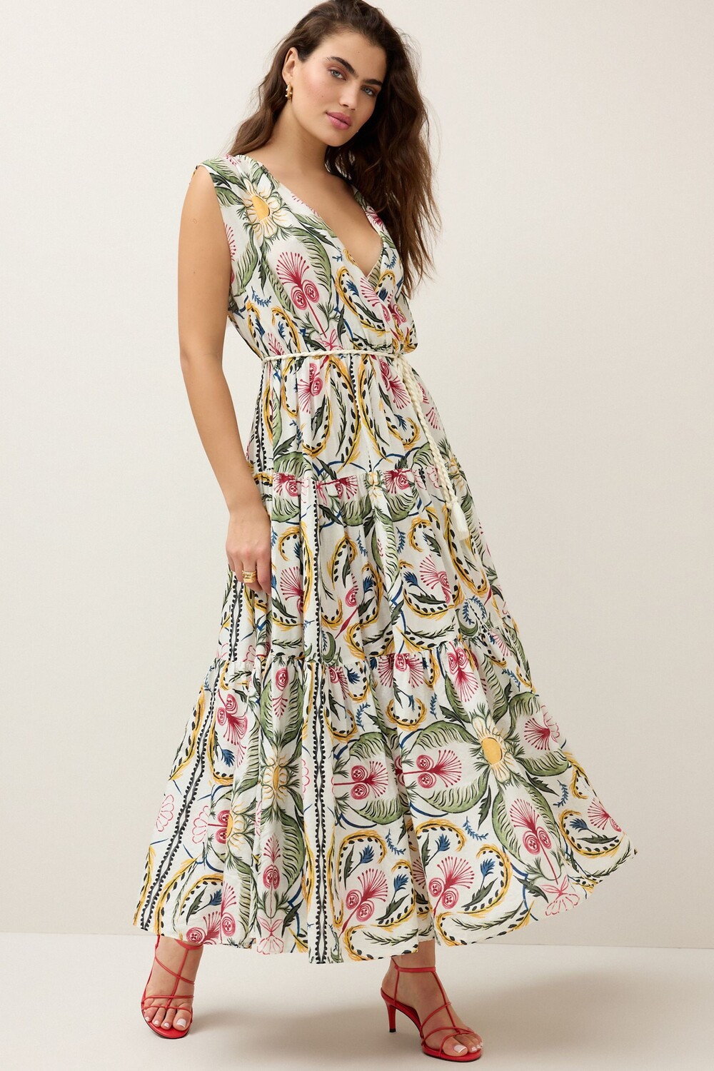 Платье макси без рукавов с V образным вырезом и поясом Next, экрю
Платье макси без рукавов с V образным вырезом и поясом Next, экрю