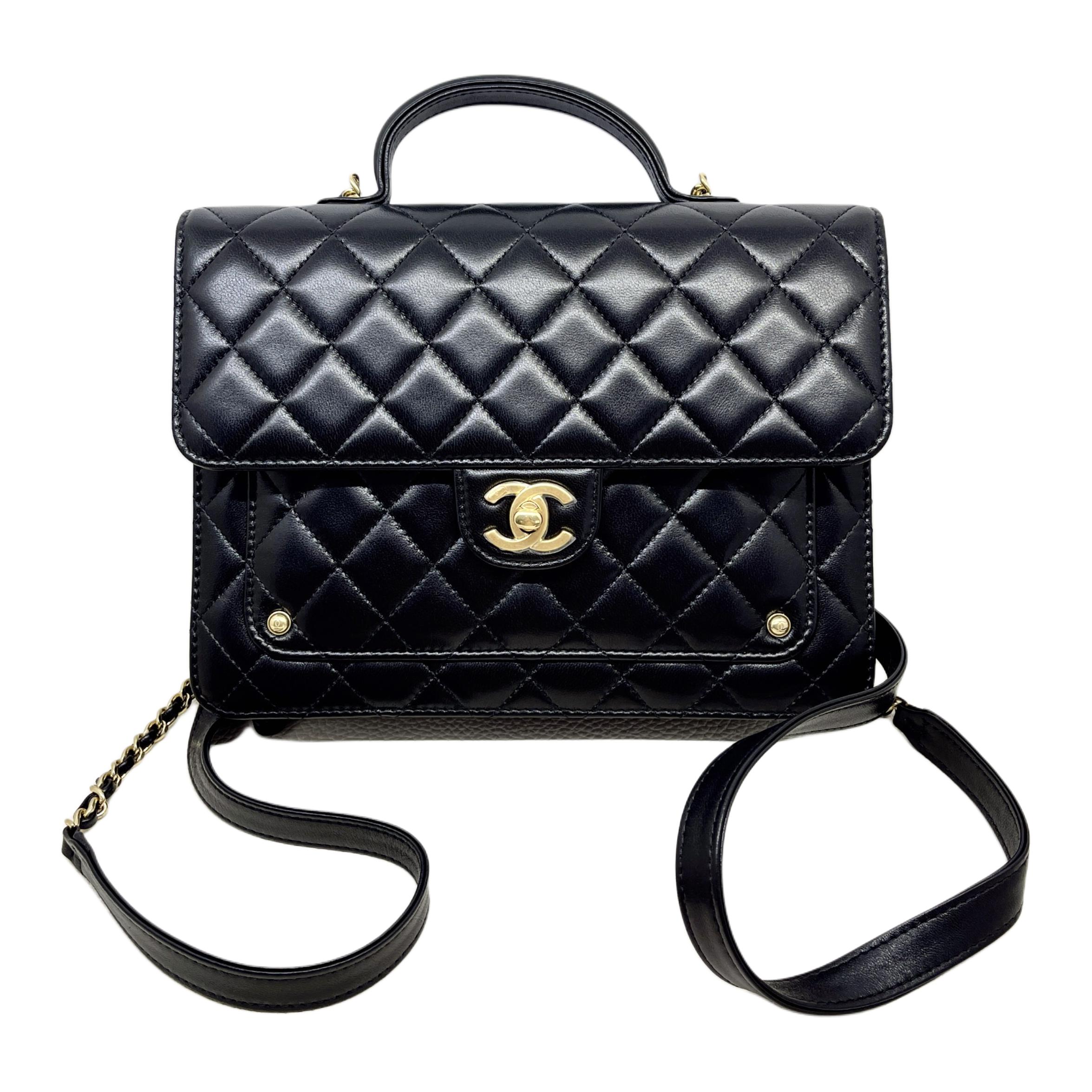 CHANEL Полированный рюкзак через плечо из ягненка черный
CHANEL Полированный рюкзак через плечо из ягненка черный