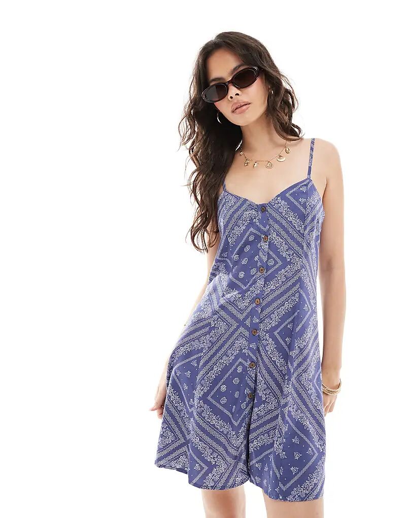 Мини-платье Miss Selfridge с застежкой на пуговицы и принтом в виде платка синего цвета
Мини-платье Miss Selfridge с застежкой на пуговицы и принтом в виде платка синего цвета