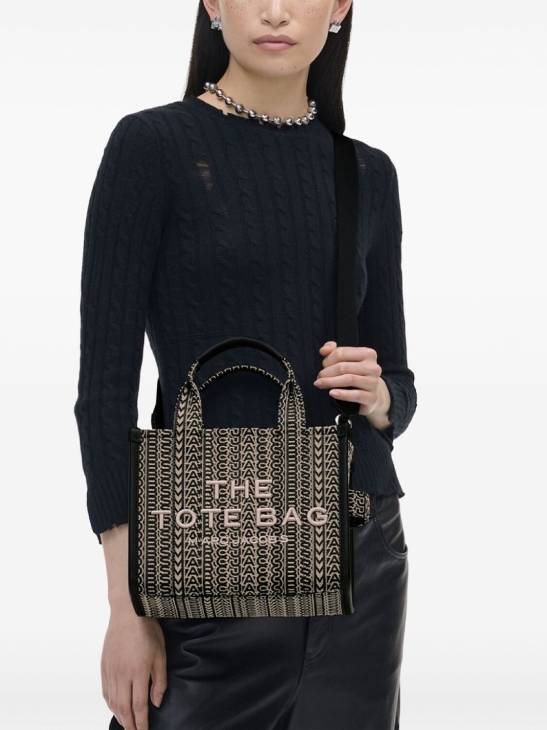 Marc Jacobs сумка-тоут Monogram Jacquard Small, черный
Marc Jacobs сумка-тоут Monogram Jacquard Small, черный