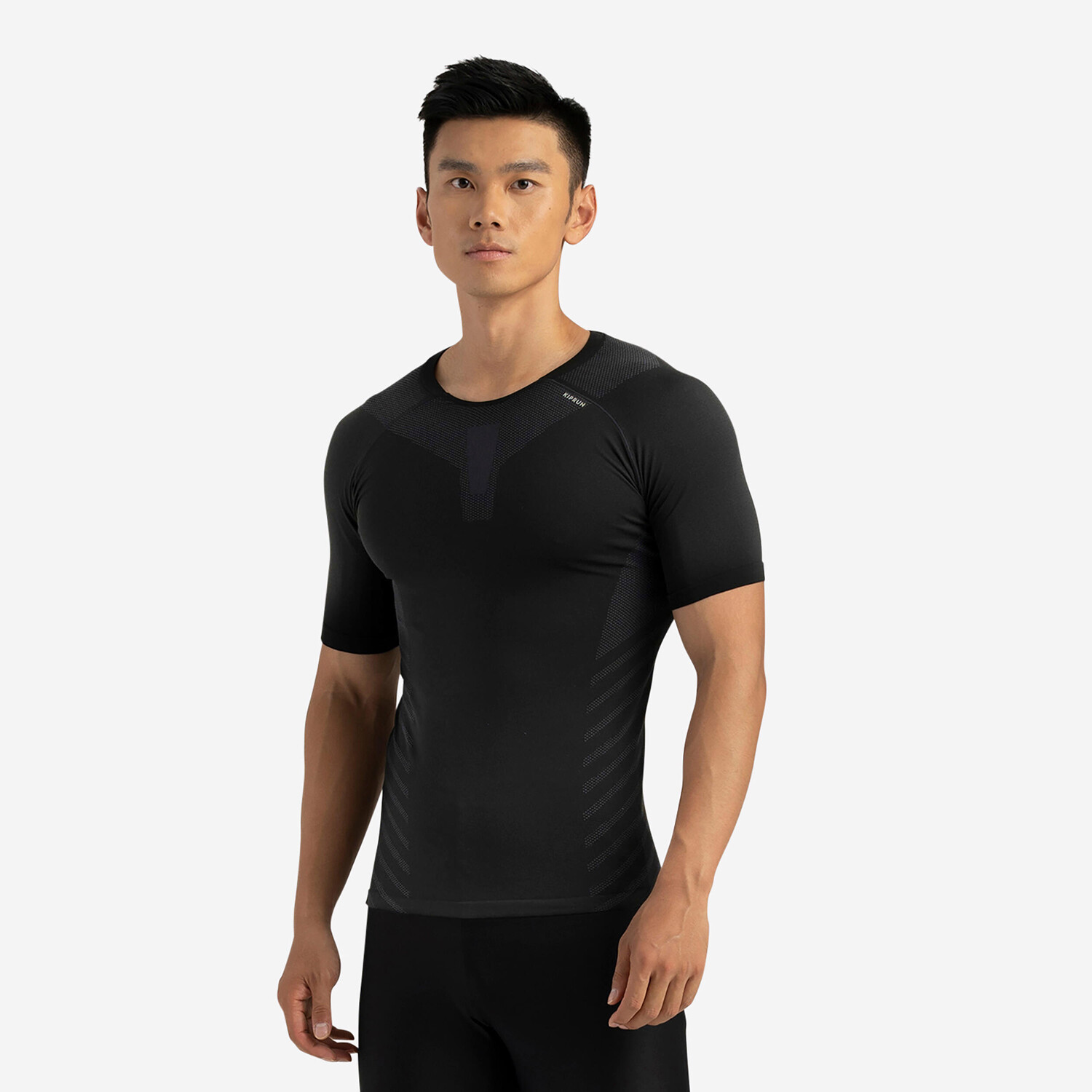 Мужская беговая бесшовная футболка Kiprun Run 500 Comfort Skin Black Kiprun
Мужская беговая бесшовная футболка Kiprun Run 500 Comfort Skin Black Kiprun