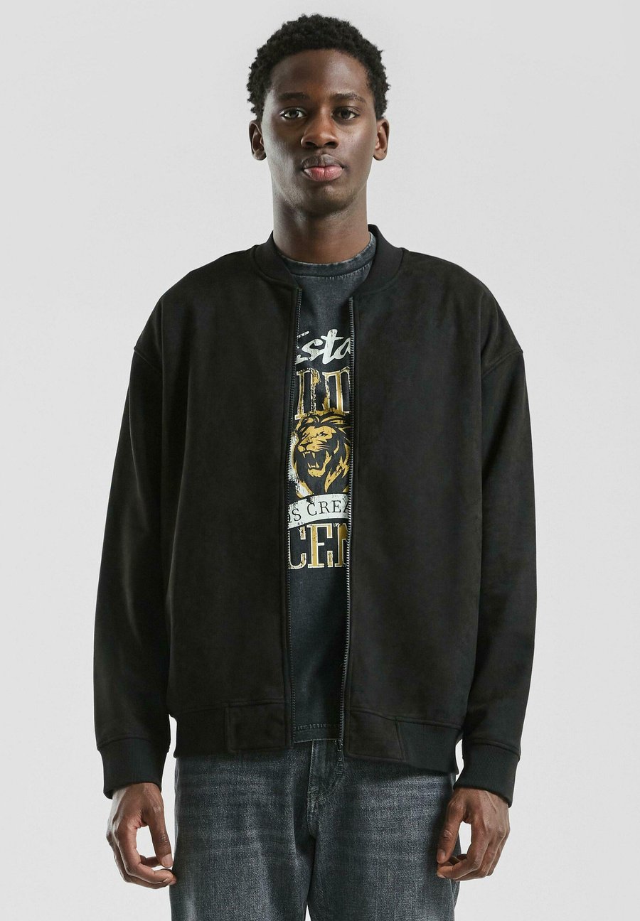 Куртка QS Bomber Jacket, Schwarz/Black
Куртка QS Bomber Jacket, Schwarz/Black