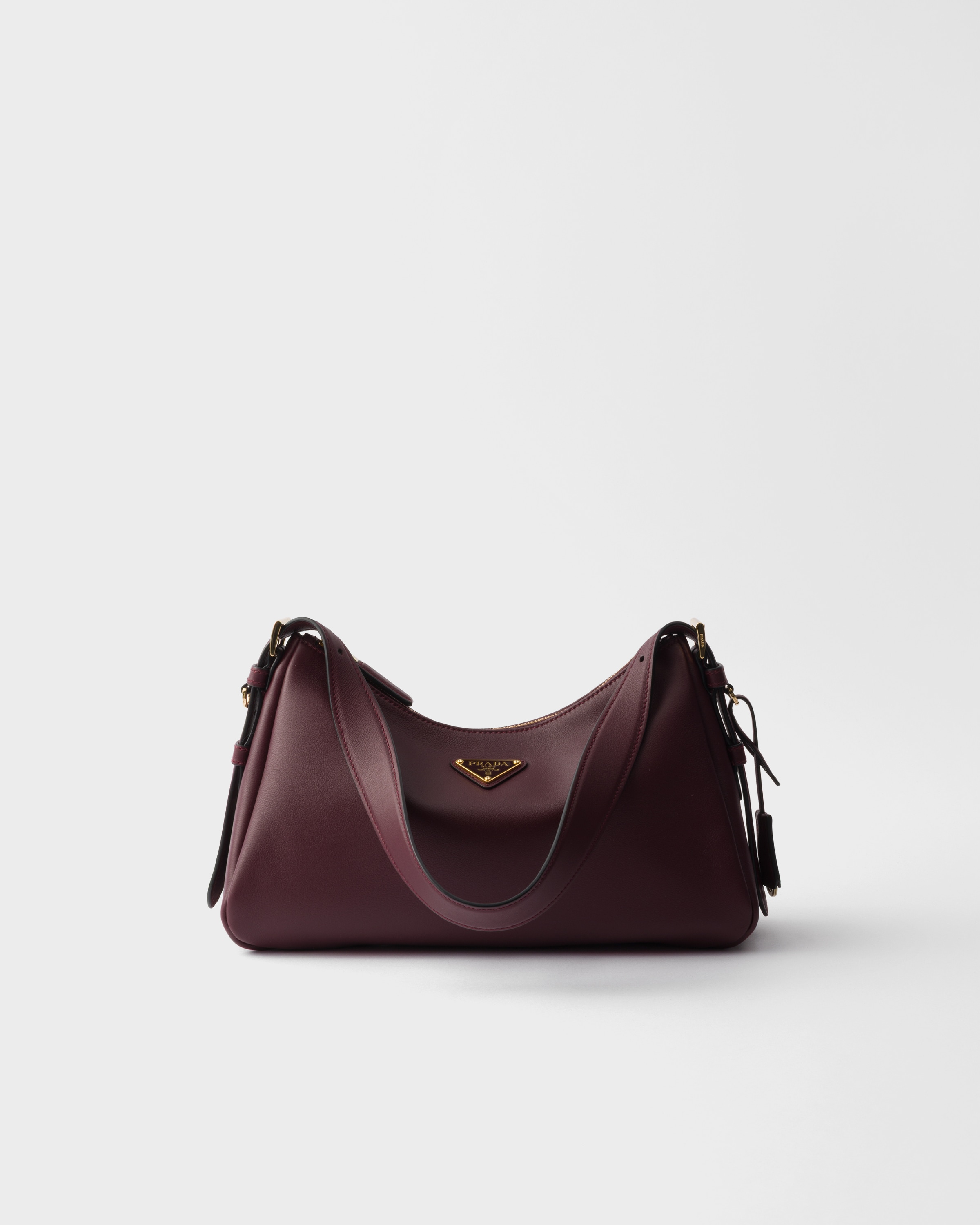 Сумка Prada Aimée среднего размера из кожи на плечо, бордовый
Сумка Prada Aimée среднего размера из кожи на плечо, бордовый