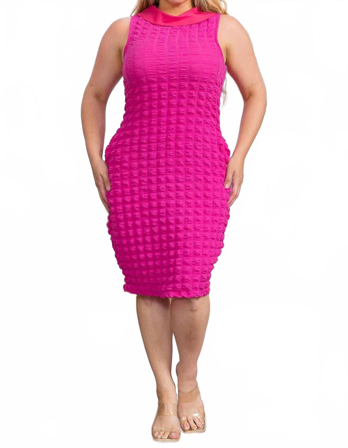 Розовое платье-футляр с воротником Karen T Design
Розовое платье-футляр с воротником Karen T Design