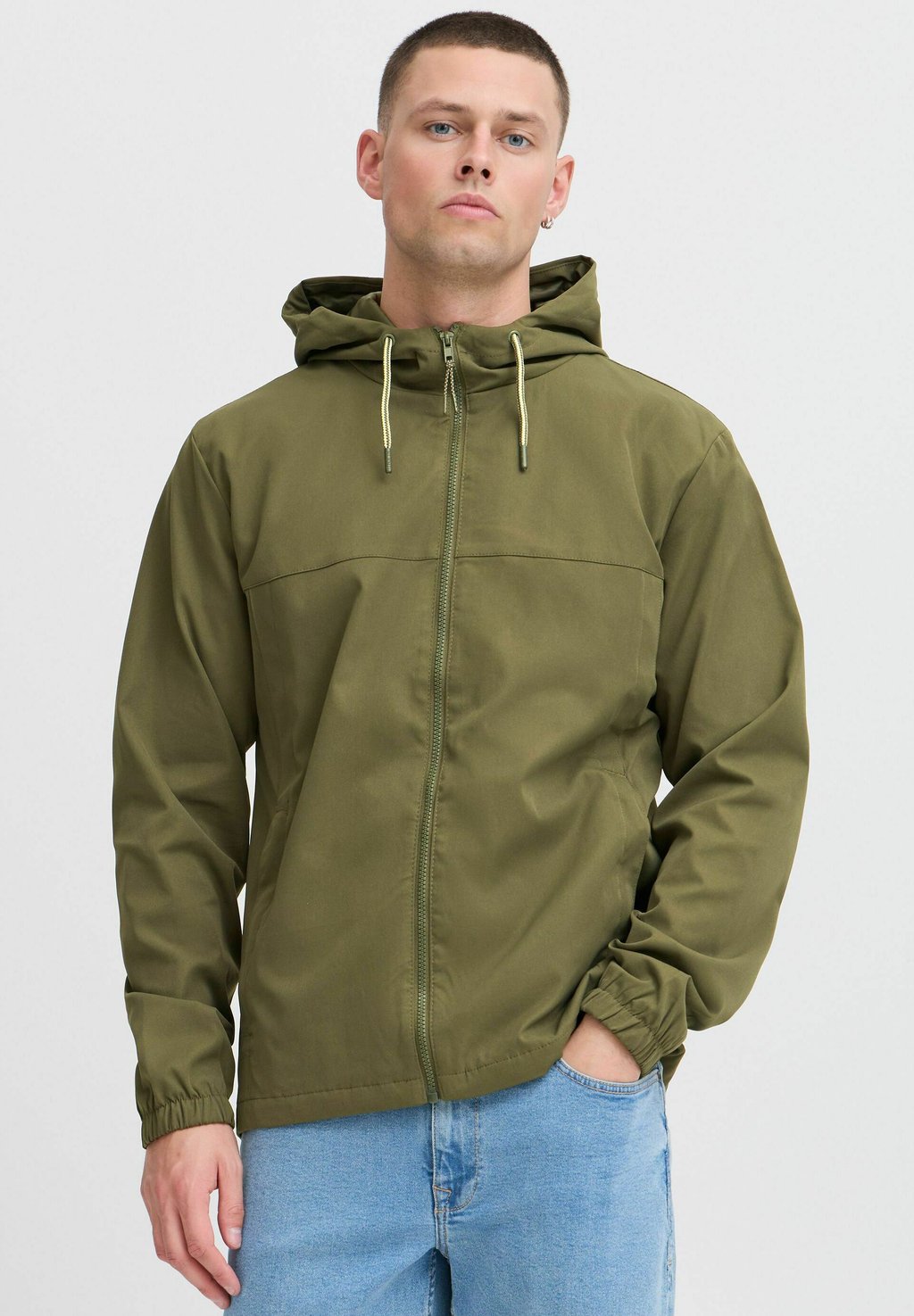 Летняя куртка BHEFI Blend, цвет Olive Night
Летняя куртка BHEFI Blend, цвет Olive Night