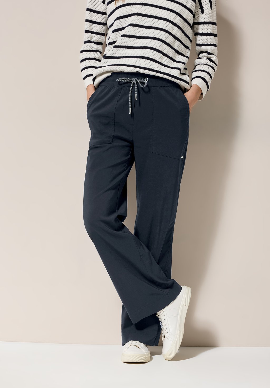 Брюки WIDE Cecil, цвет Blau
Брюки WIDE Cecil, цвет Blau