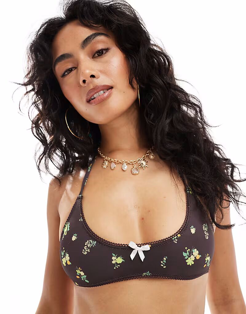 Бикини-топ Shannon с вырезом пико и белым бантом коричневого цвета Asos Design
Бикини-топ Shannon с вырезом пико и белым бантом коричневого цвета Asos Design