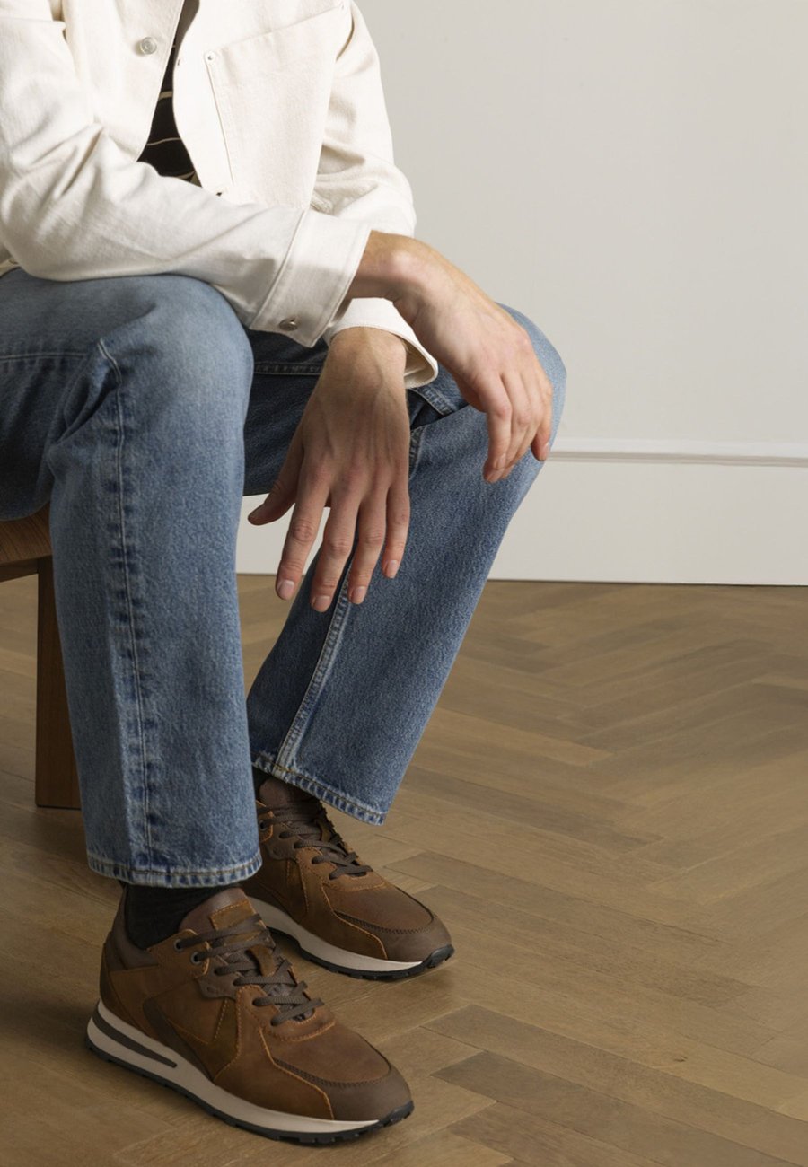 Кроссовки Manfield Trainers, Cognac
Кроссовки Manfield Trainers, Cognac