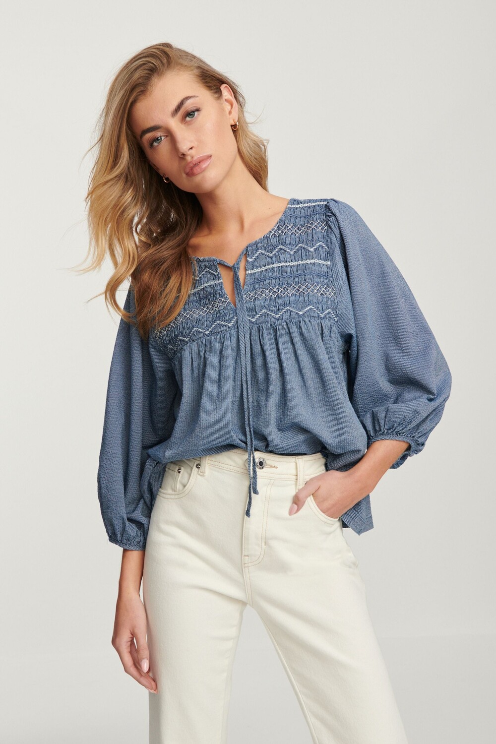 Легкая джинсовая блузка в полоску с вышивкой Next, синий
Легкая джинсовая блузка в полоску с вышивкой Next, синий