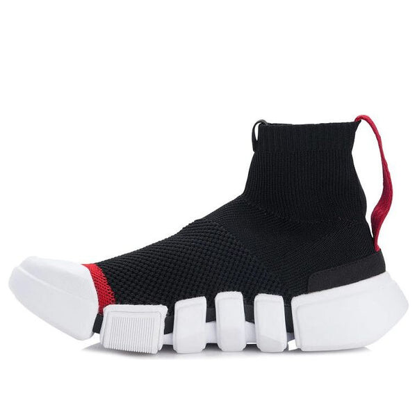 Кроссовки wade essence hi Li-Ning, черный
Кроссовки wade essence hi Li-Ning, черный