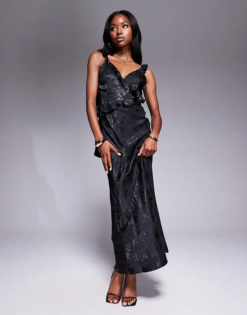 Платье макси из редкого лондонского атласного жаккарда с отделкой в виде оборки и драпировкой, черное
Платье макси из редкого лондонского атласного жаккарда с отделкой в виде оборки и драпировкой, черное