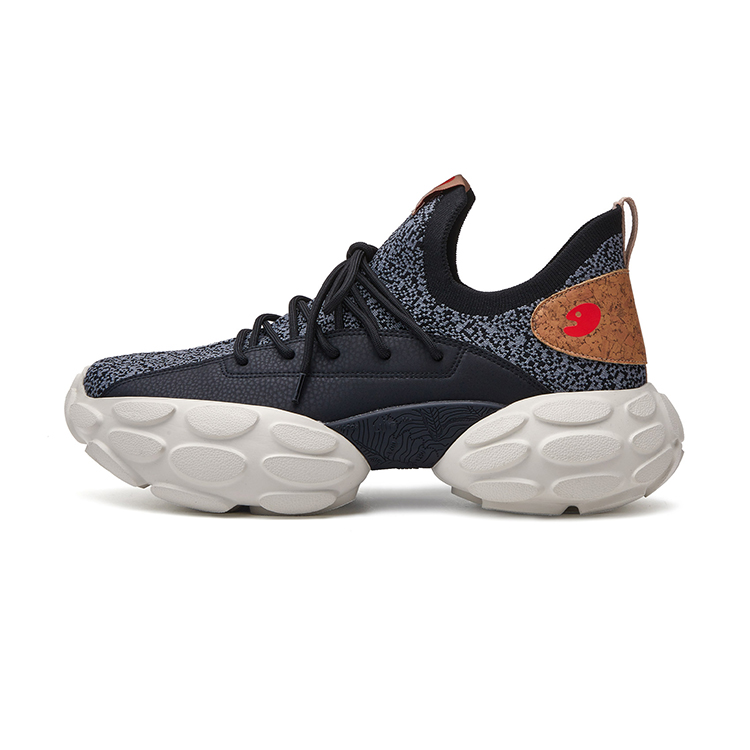 Износостойкие массивные кроссовки средней высоты для мужчин U.IN, Starry Black
Износостойкие массивные кроссовки средней высоты для мужчин U.IN, Starry Black