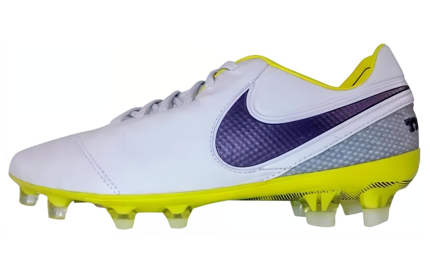 Футбольные бутсы Tiempo Legend 6 унисекс с низким верхом белого цвета Nike
Футбольные бутсы Tiempo Legend 6 унисекс с низким верхом белого цвета Nike