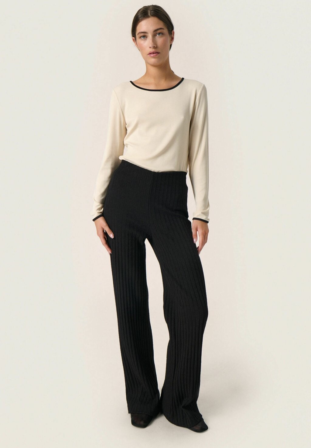 Джемпер NAIDA Soaked in Luxury, бежевый
Джемпер NAIDA Soaked in Luxury, бежевый