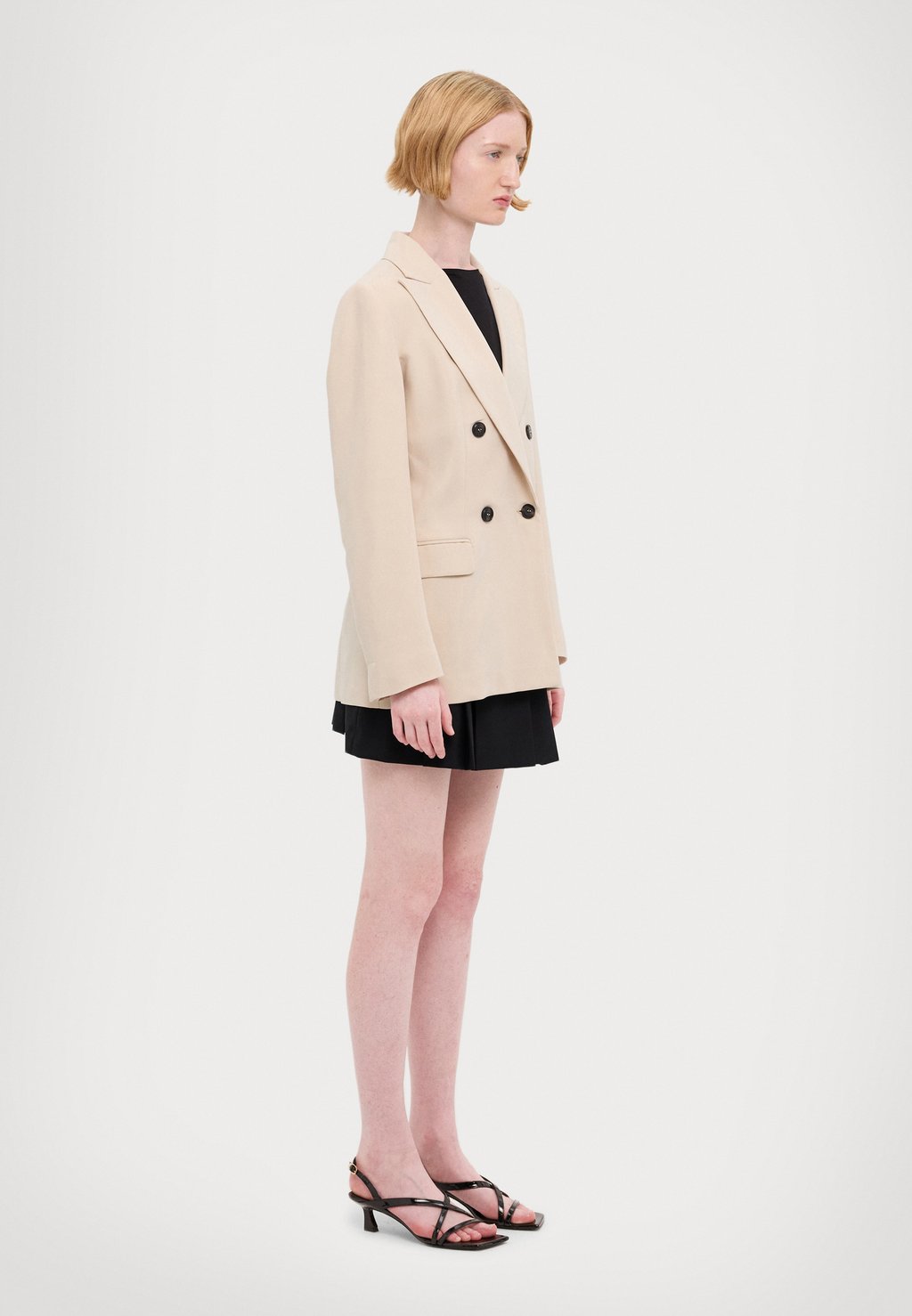 Блейзер OBOE MAX&Co., кремовый
Блейзер OBOE MAX&Co., кремовый