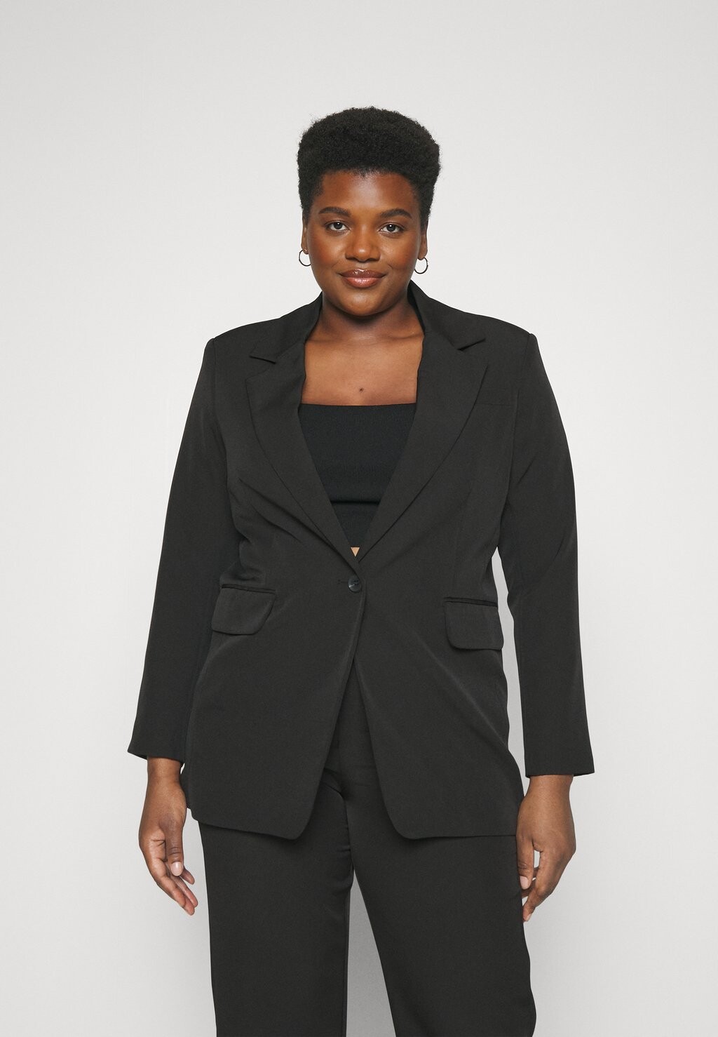 Короткое пальто ONLY Carmakoma, черный
Короткое пальто ONLY Carmakoma, черный