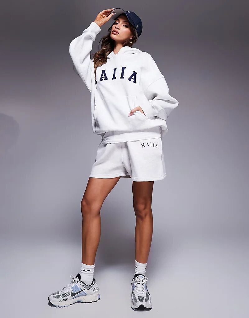 Спортивные шорты Kaiia с вышитым логотипом, светло-серый меланж
Спортивные шорты Kaiia с вышитым логотипом, светло-серый меланж