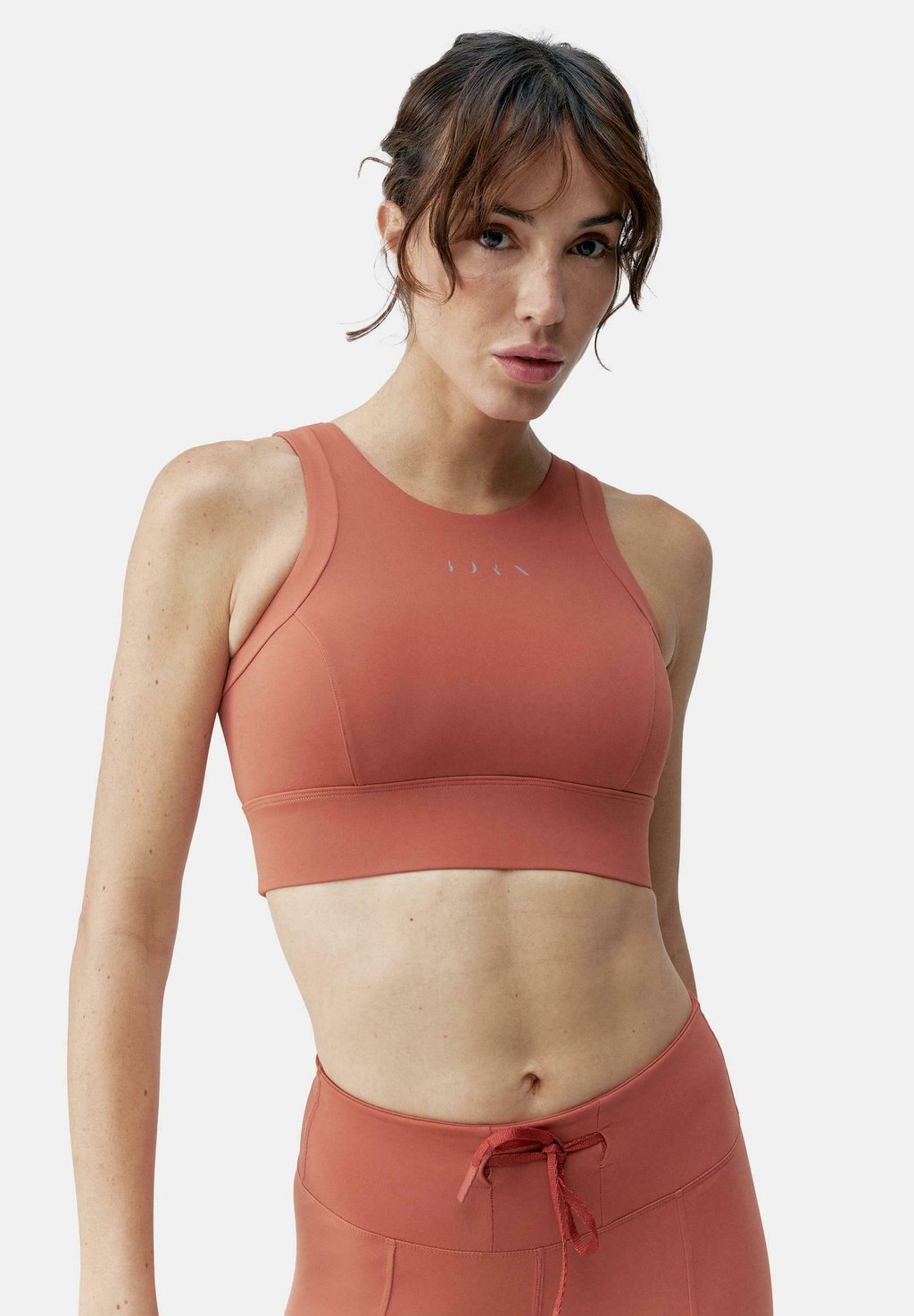 Спортивный бюстгальтер с легкой поддержкой ESME Born Living Yoga, оранжевый
Спортивный бюстгальтер с легкой поддержкой ESME Born Living Yoga, оранжевый