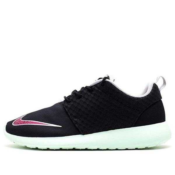 Кроссовки roshe one fb Nike, черный
Кроссовки roshe one fb Nike, черный