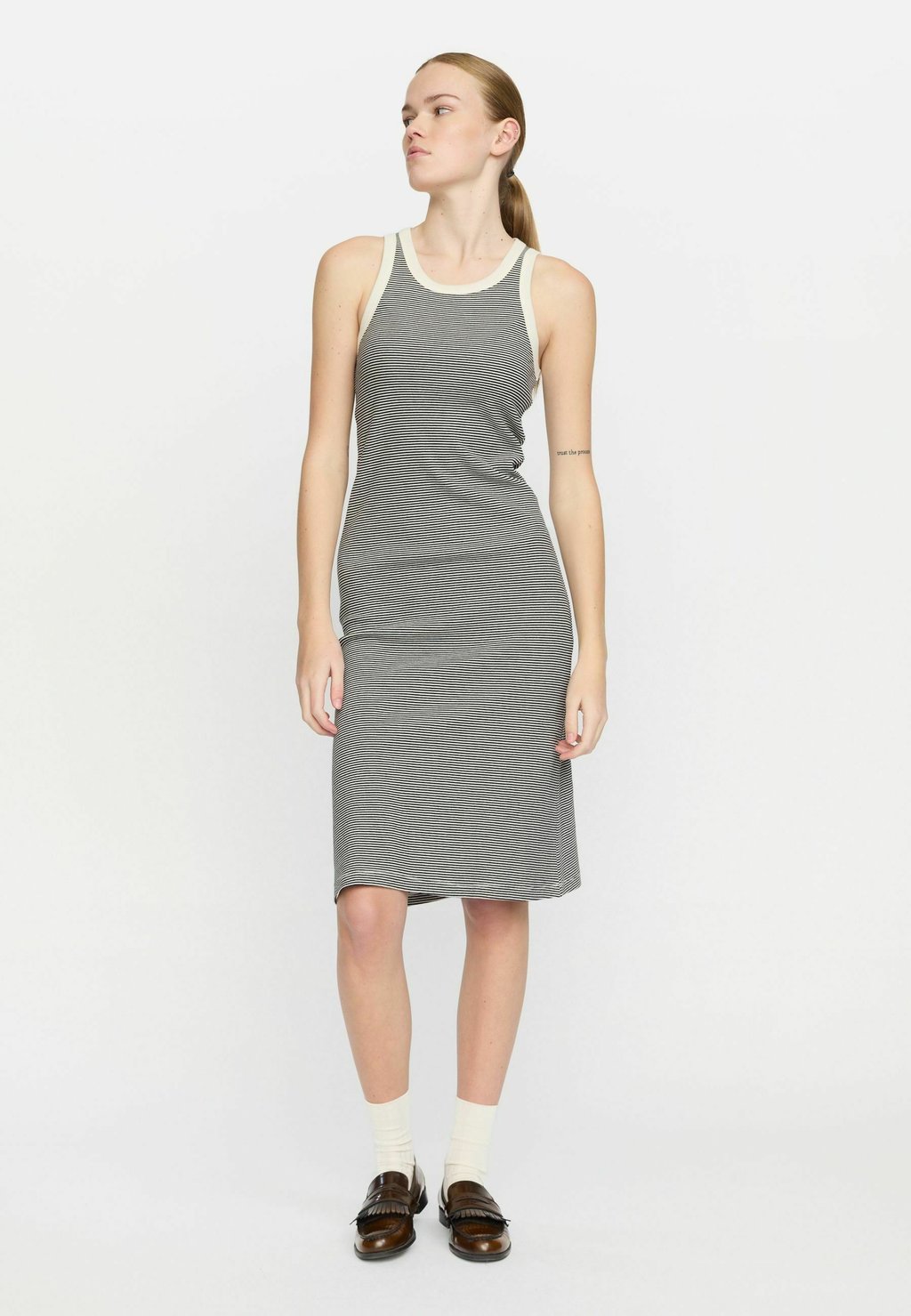 Повседневное платье SRADELYNN STRIPE Soft Rebels, черный
Повседневное платье SRADELYNN STRIPE Soft Rebels, черный