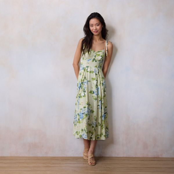 Женское платье длиной до колена с вырезом сердечком Lc Lauren Conrad, цвет green cape blooms
Женское платье длиной до колена с вырезом сердечком Lc Lauren Conrad, цвет green cape blooms