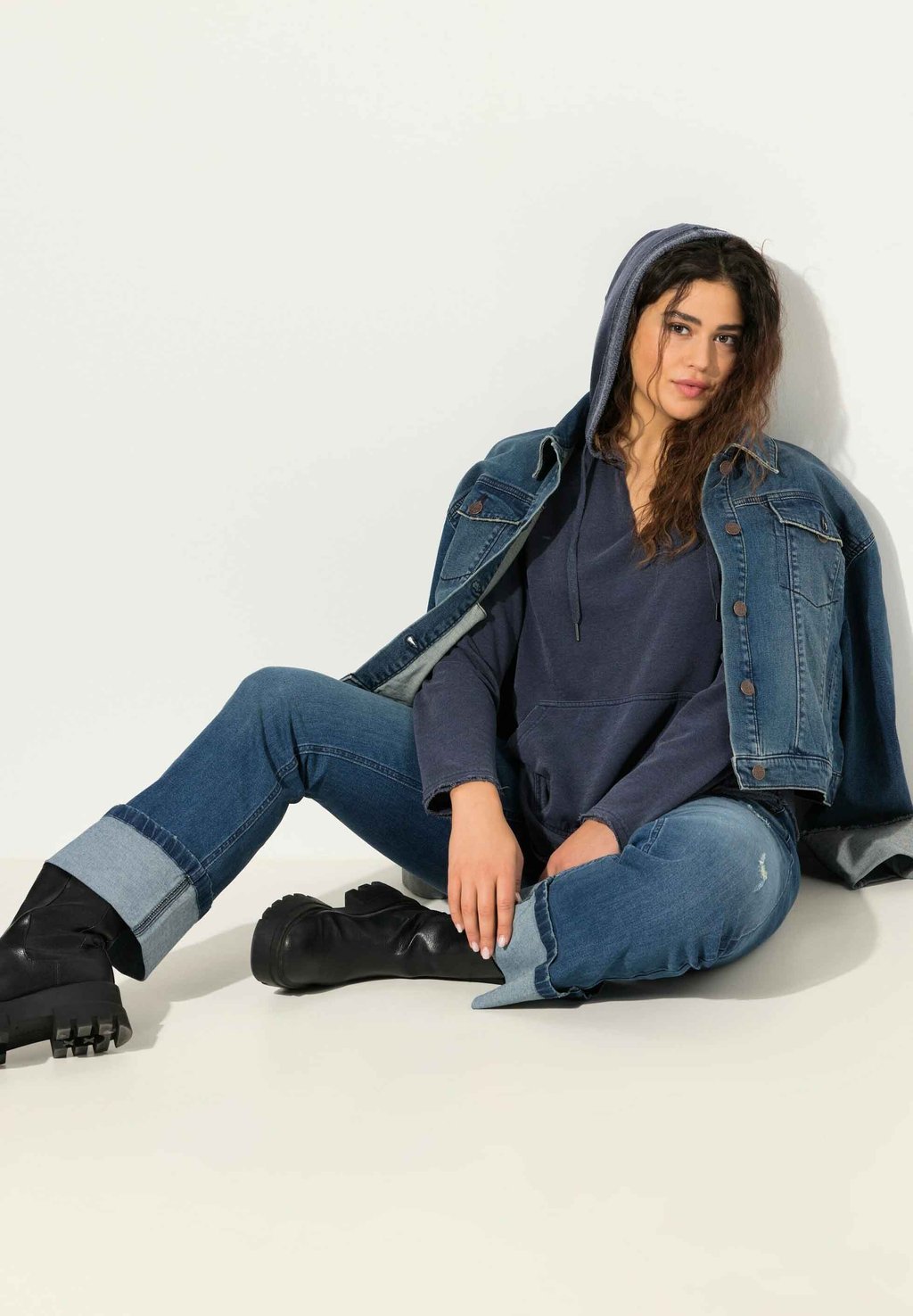 Толстовка с капюшоном OPEN EDGED Ulla Popken, темно-синий
Толстовка с капюшоном OPEN EDGED Ulla Popken, темно-синий