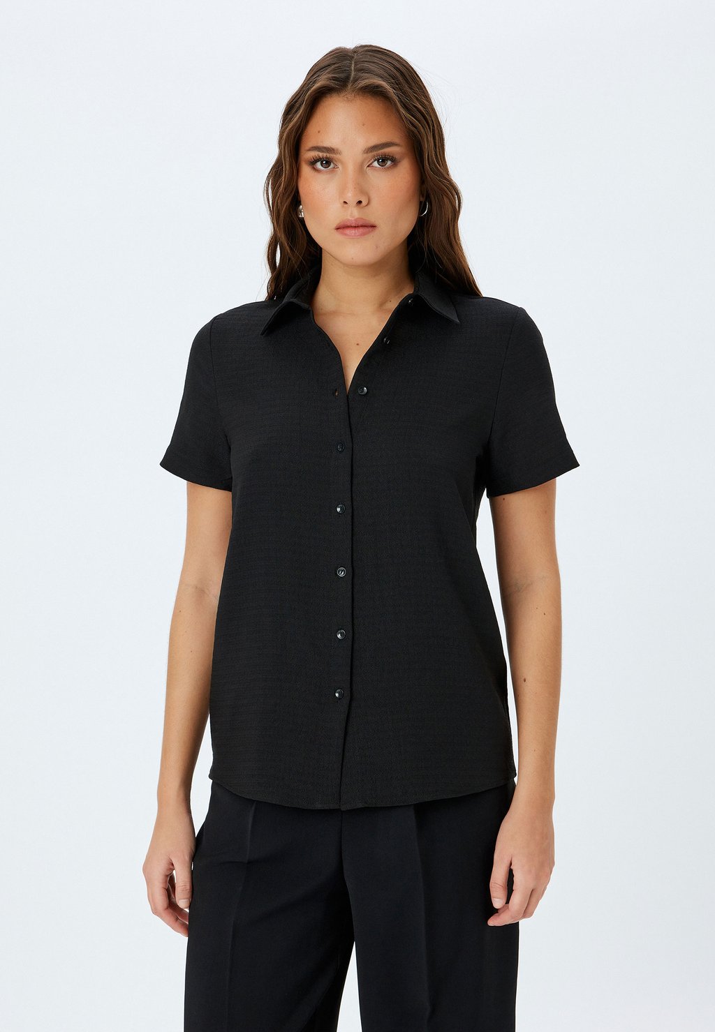 Блузка на пуговицах SHORT SLEEVE Koton, черный
Блузка на пуговицах SHORT SLEEVE Koton, черный